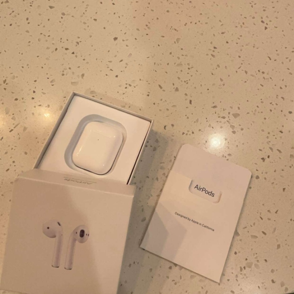 Apple AirPods with Charging Case
